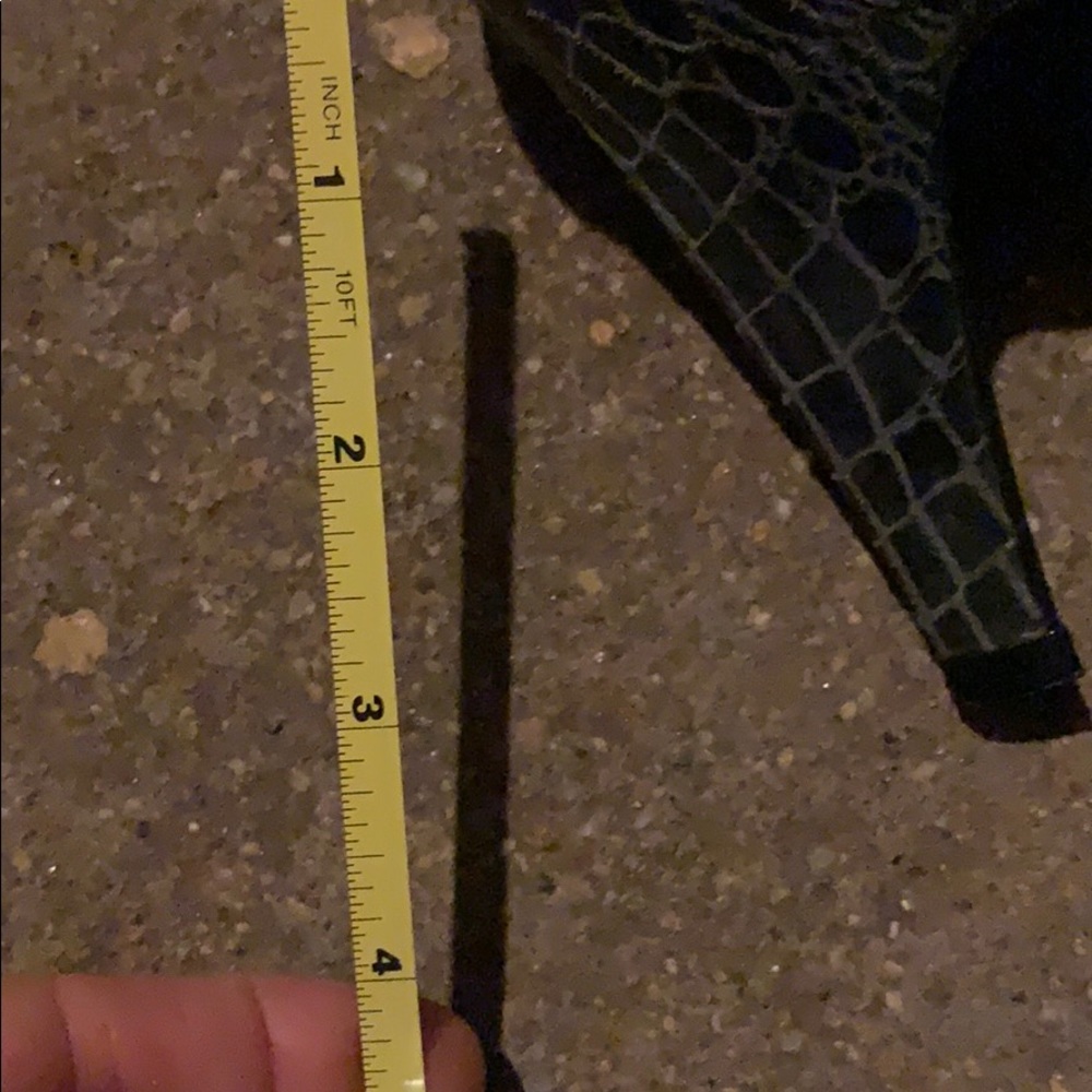 Flashy snakeskin pumps - Picture 5 of 5